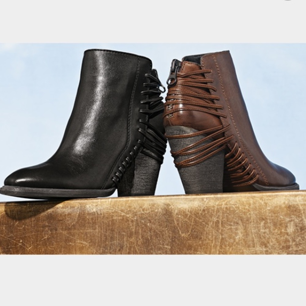 ANKLE BOOT DOLCE VITA LEATHER HIGH HEEL BOOTIE